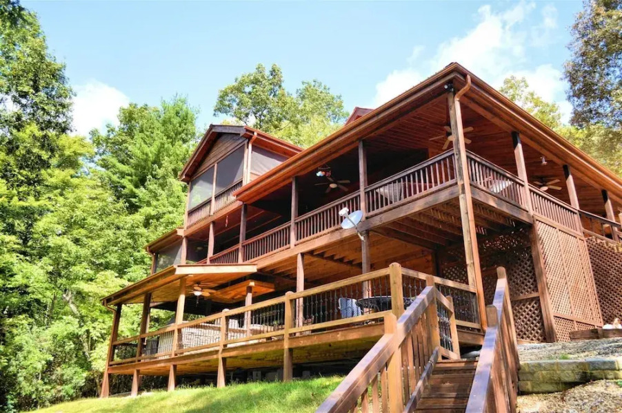 Snuggled Inn - Blue Ridge Ga