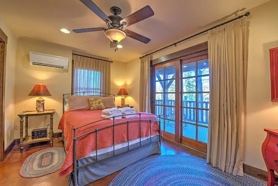 Woodpecker's Hollow - 1 Br Cabin