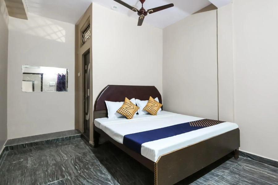 SPOT ON 64837 Hotel Madhur Prem