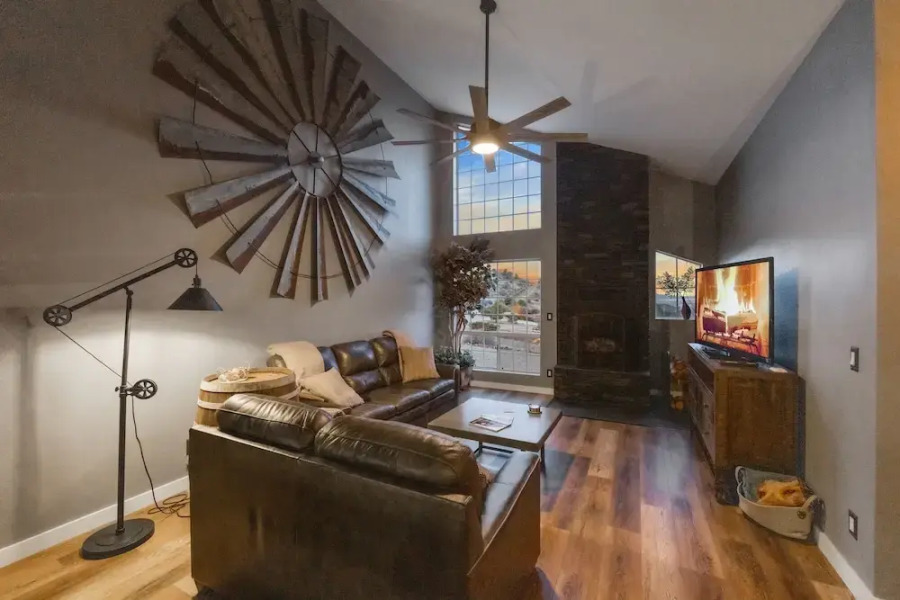 New Luxury Prescott Lynx B B 4k ft2 Sleeps 22