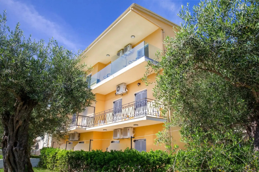 Passas Mare Apartments & Studios