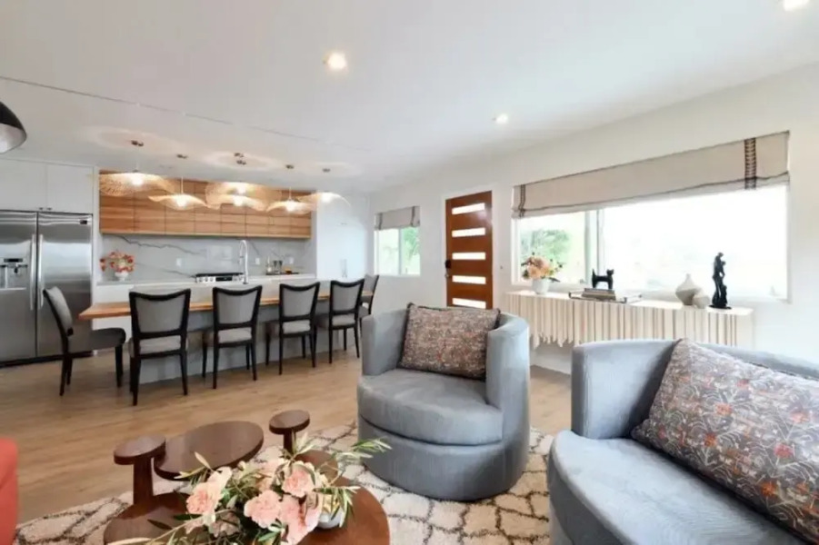 Luxury Cardiff By-the-sea Ocean View Parkhouse