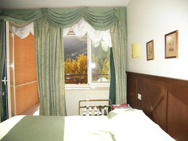 Large Double Room in the Green Near Montecassino