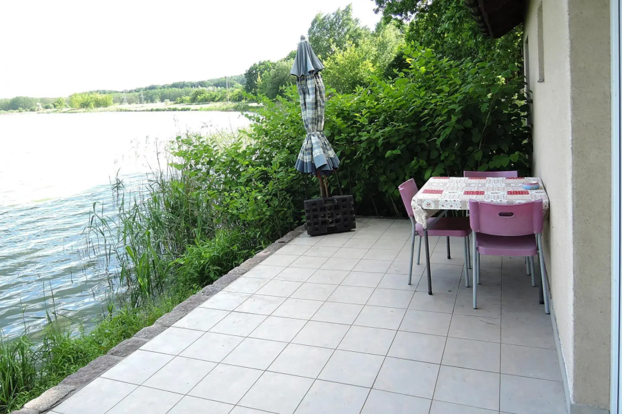 Cottage in Szczecin by Puszcza Bukowa Park