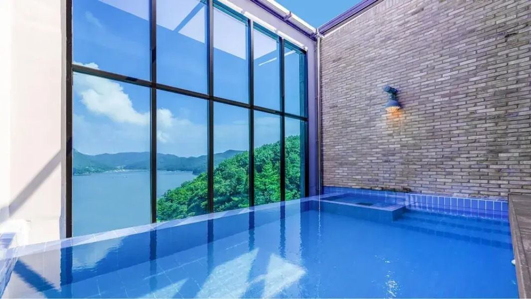 Tongyeong Saryangdo Elphis36 Poolvilla