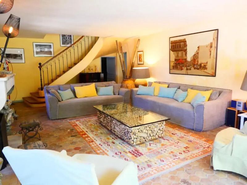 Superbe Mas Provençal 600m2 avec une Superbe Piscine Chauffée et très grand jardin 9000m2, situé au cœur du Luberon en campagne proche de L'Isle sur la Sorgue, 12 personnes, LS2-17 FIGNOULADO