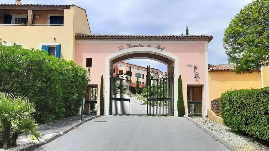 Appartement domaine du Golf de Roquebrune Resort - Résidence Le Saint Andrews