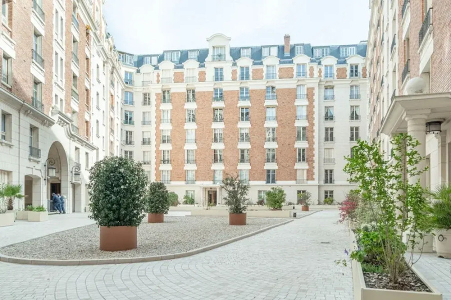 Lavie Maison the Spacious