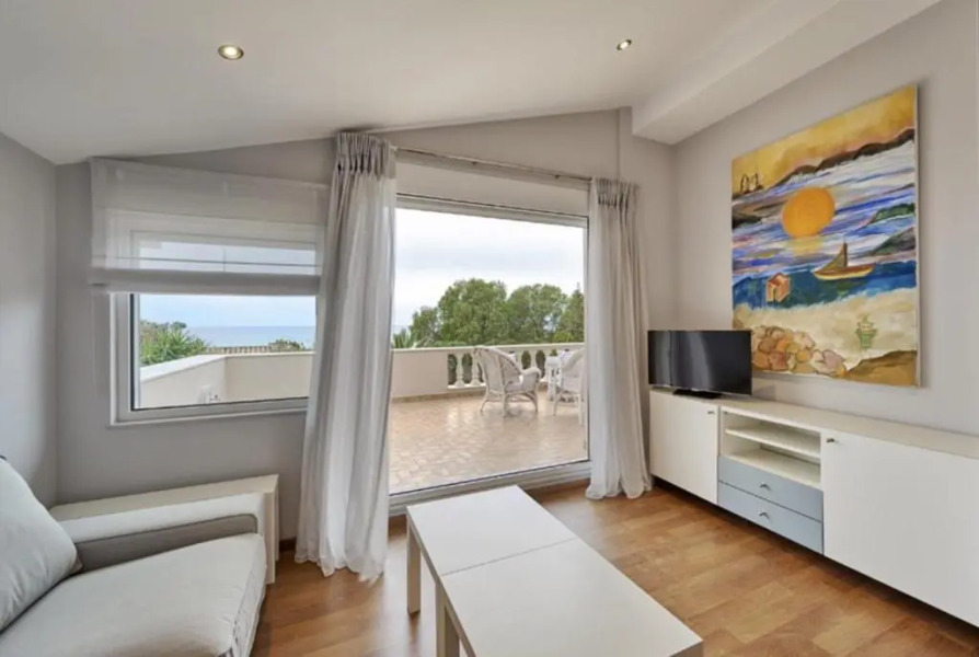 Luxury 4 Bdrm Villa With Pvt Pool on the Beach