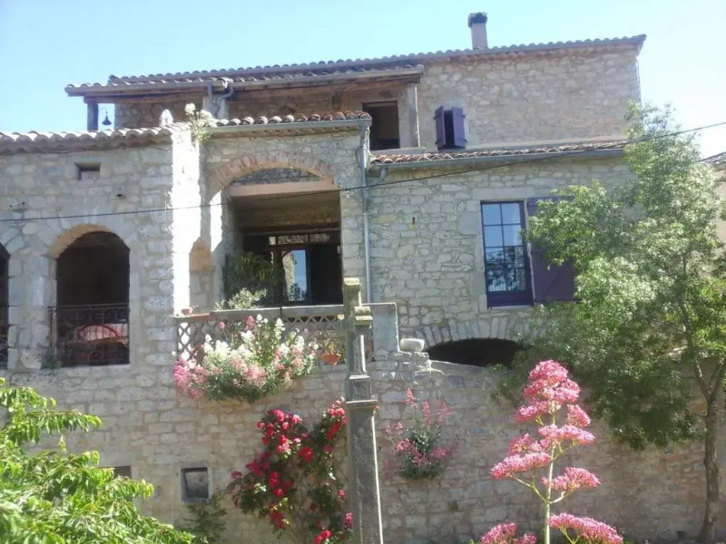 Domaine de Peyre Brune - Gite de Charme En Ardeche du Sud