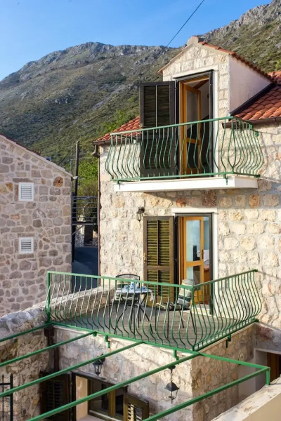 Apartment Little House