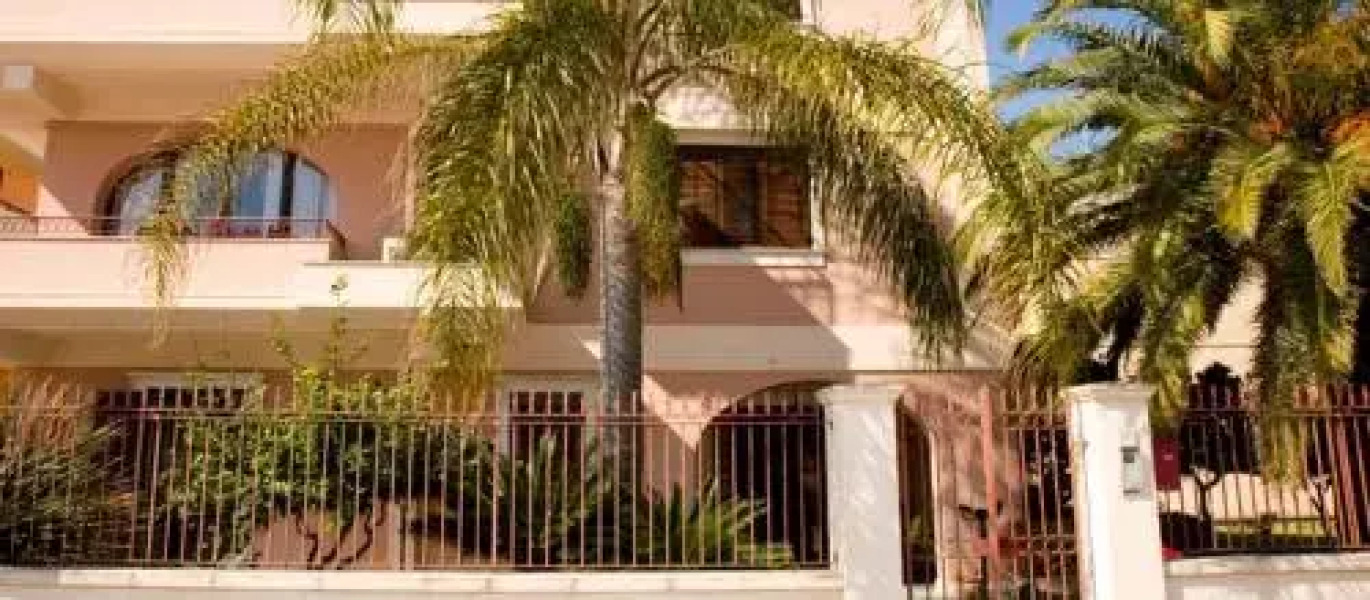 Sicily In Residence Sea Garden