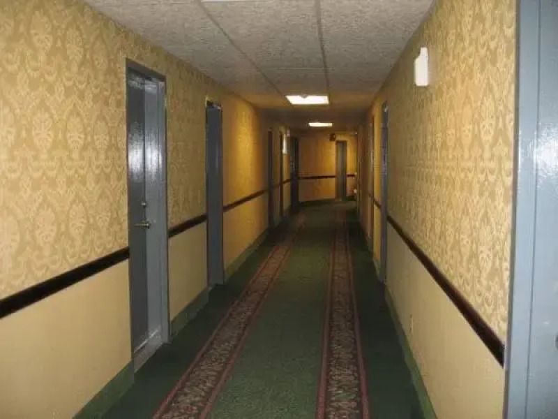 Town House Inn and Suites