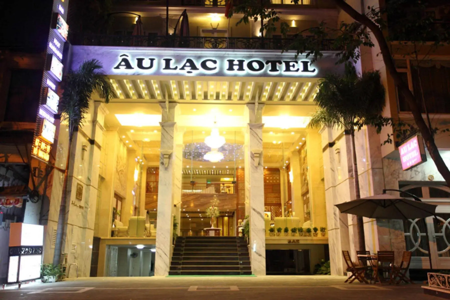Au Lac Charner Hotel