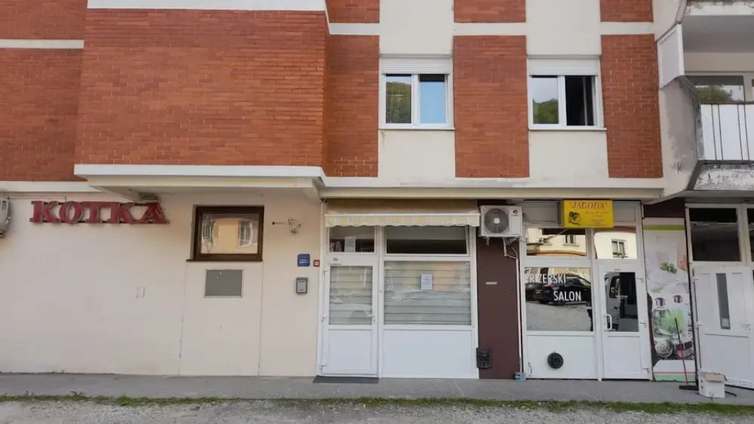 T & P- 200m From Centar City - SA1