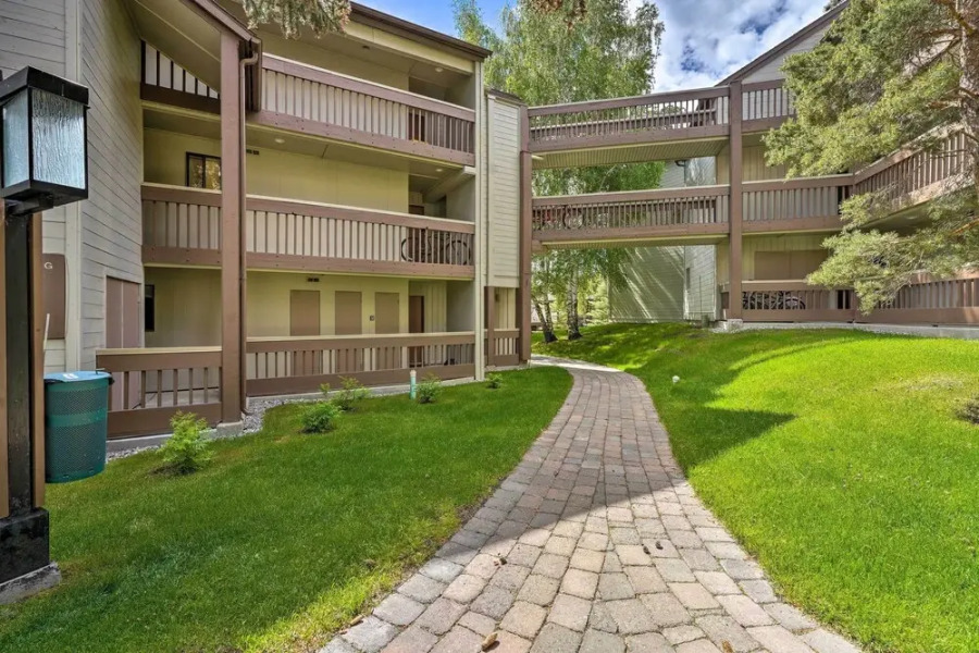 All-season Sun Valley Retreat w/ Deck & Grill