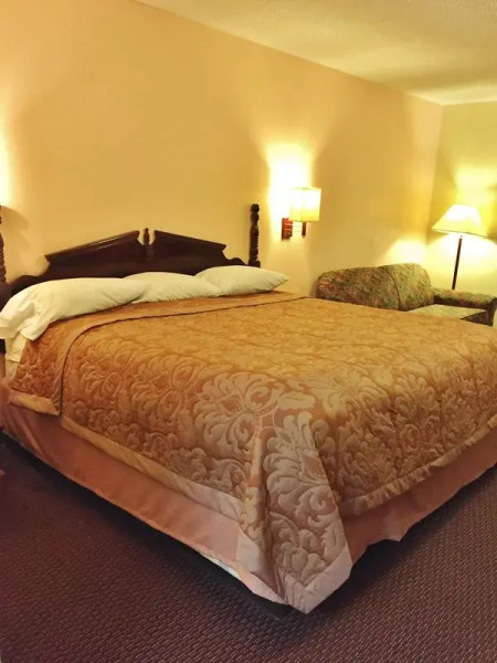 Rodeway Inn & Suites