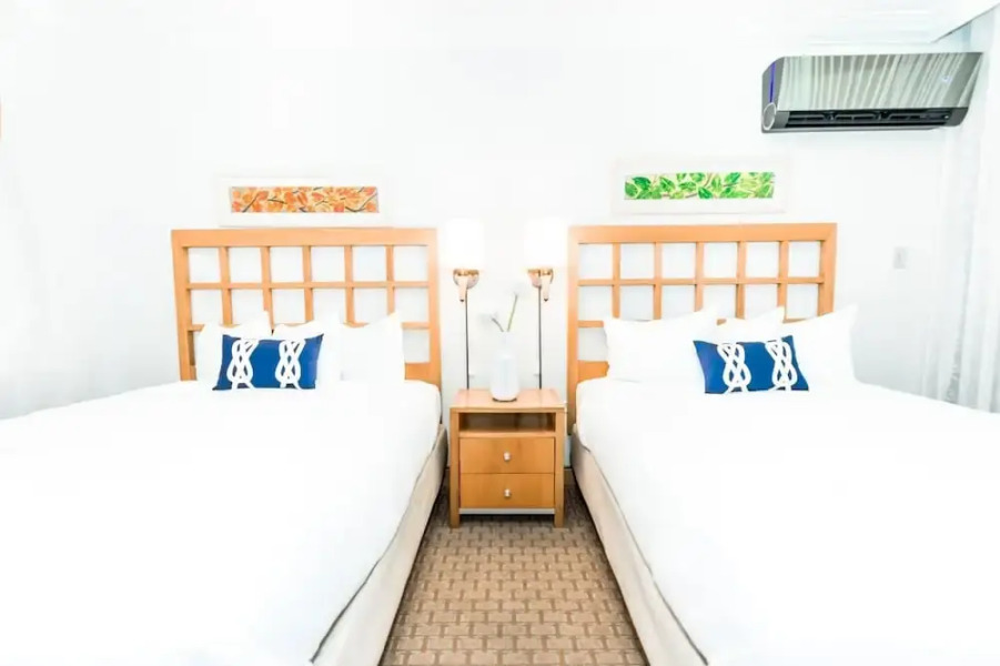 119 Sandy Feet Studio