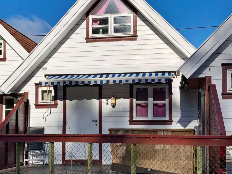 6 Person Holiday Home in Foldroyhamn