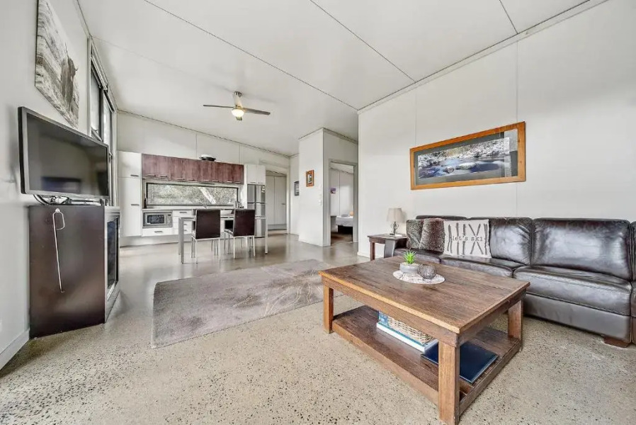 Ecocrackenback 4 'Sustainable, luxurious chalet close to the slopes