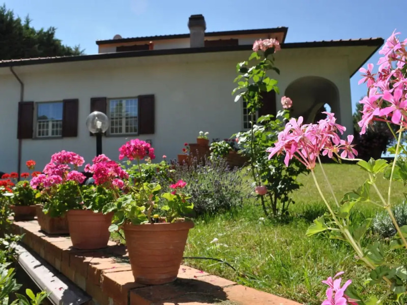 Villa in Tuscany near Town