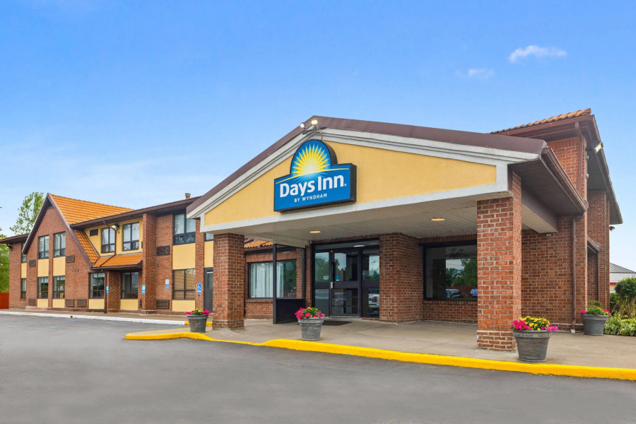 Days Inn by Wyndham Utica