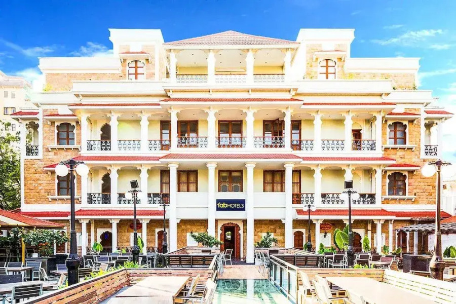 FabHotel Rajwada Baner