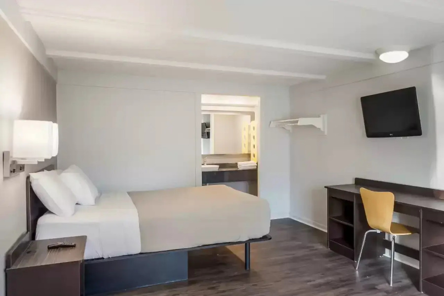 Rodeway Inn & Suites Fenton