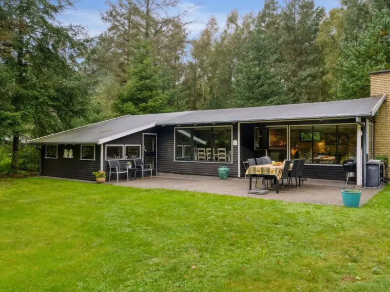 "Aiko" - 375m from the sea in Sealand