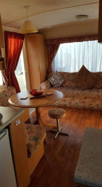 T & J's Caravan - 207 Happy Day's