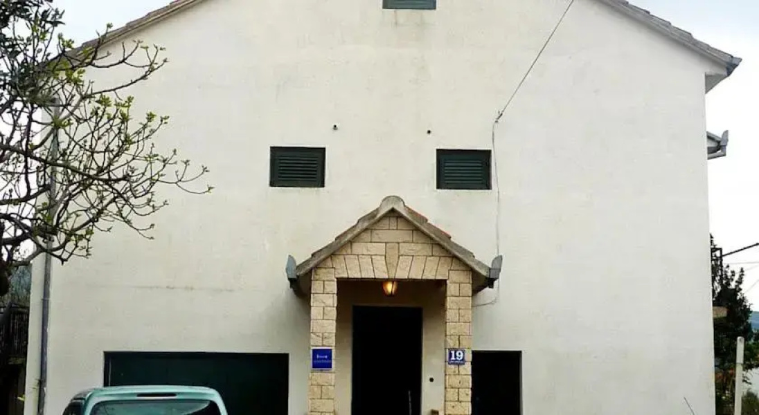 Apartments Čarić