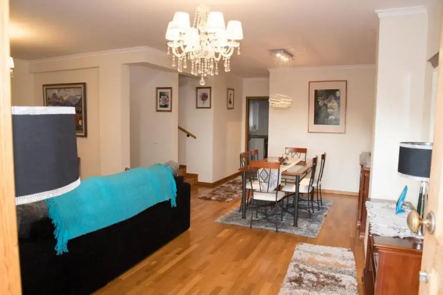 Zizis Place