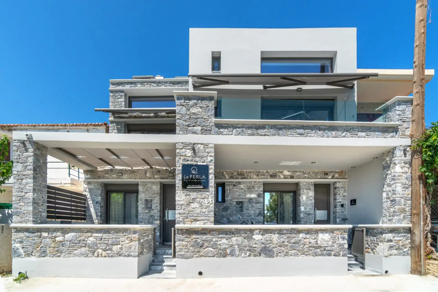 La Perla | Petries Suites