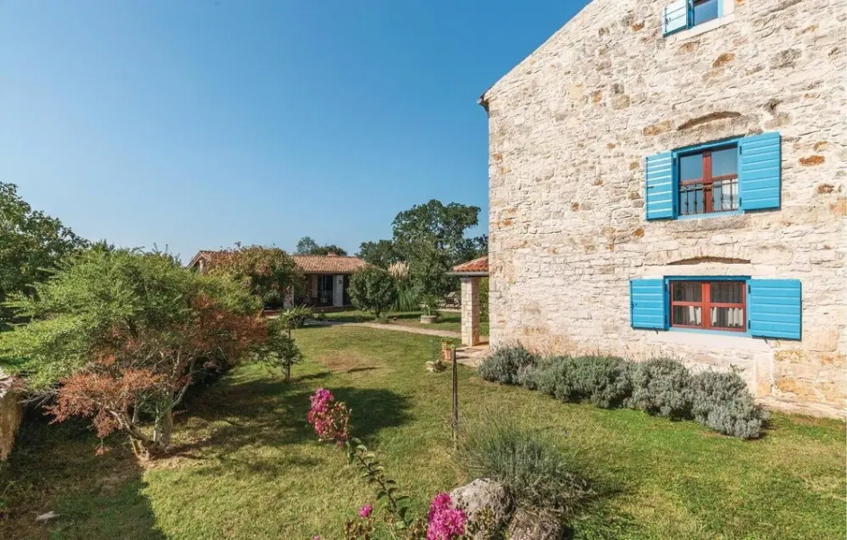 Nice Home in Vodnjan With Wifi and 4 Bedrooms