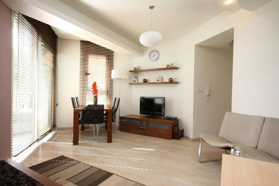 1b Beachront Pool & Gym apt - Ermitage beach