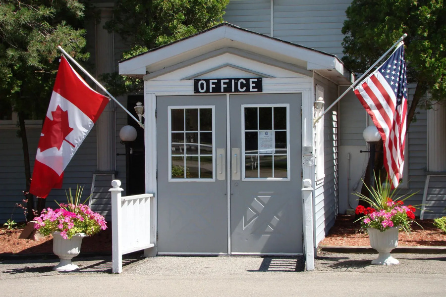 Colonial Resort-1000 Islands