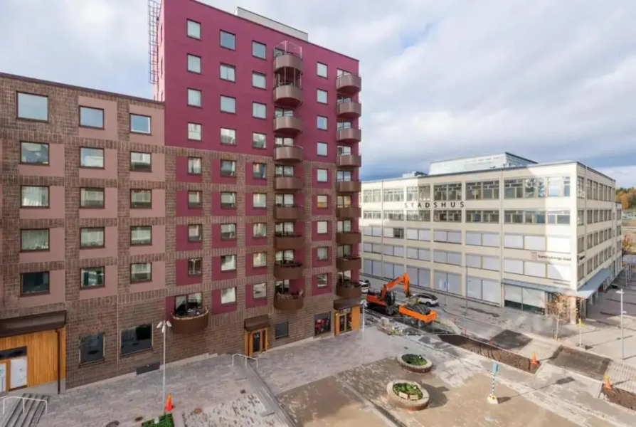 Luxury Business Studio Apartment - Garden View