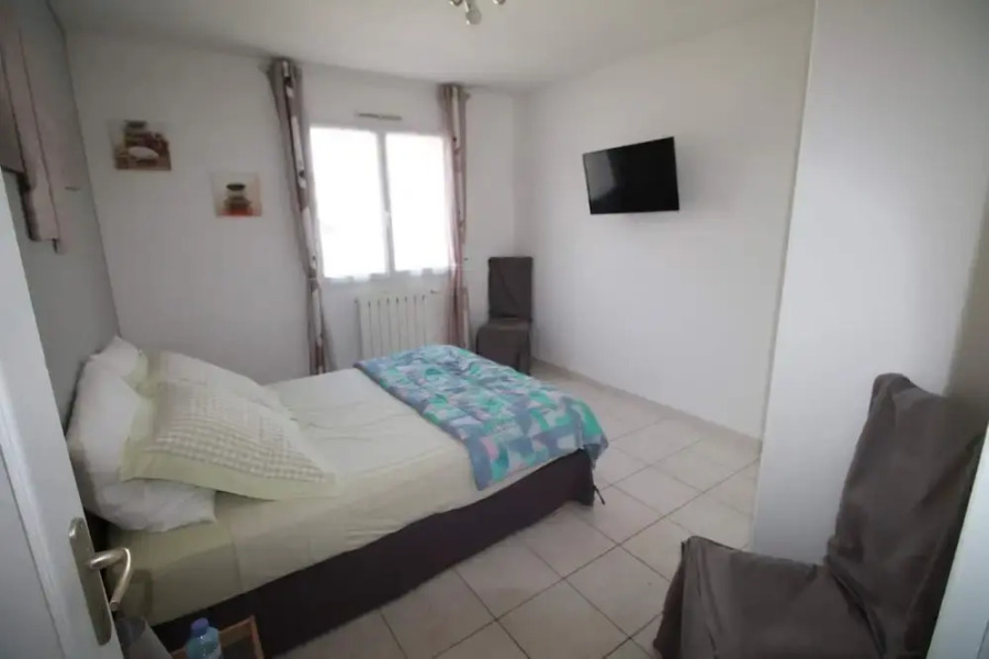 Chambres dans Villa avec Piscine