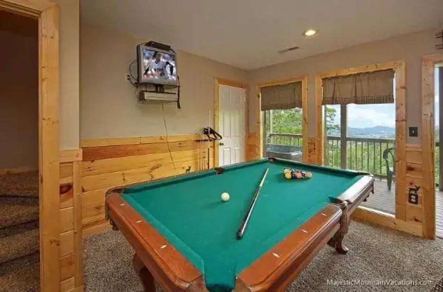 Lovers Lookout by Majestic Mountain Vacations