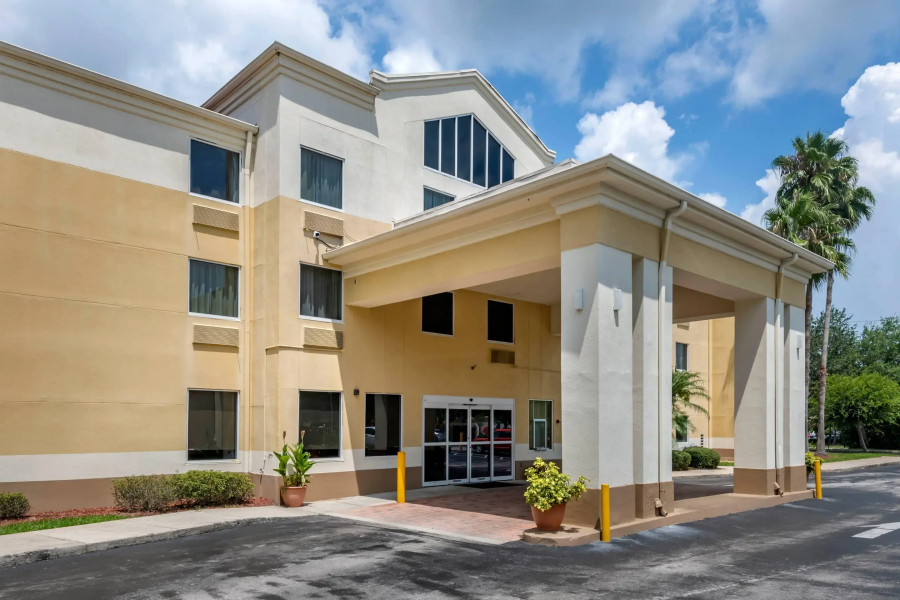 Comfort Inn & Suites DeLand - near University