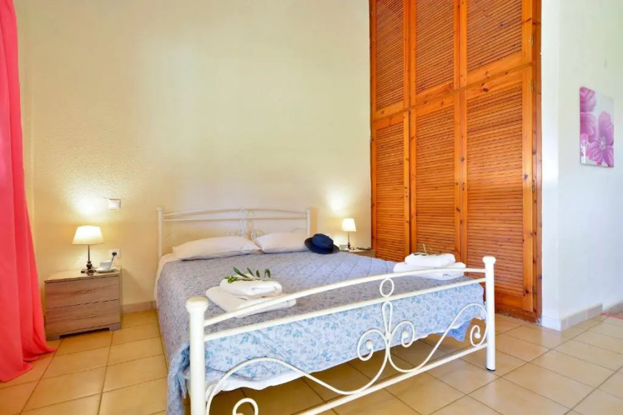 Renata Rooms & Studios