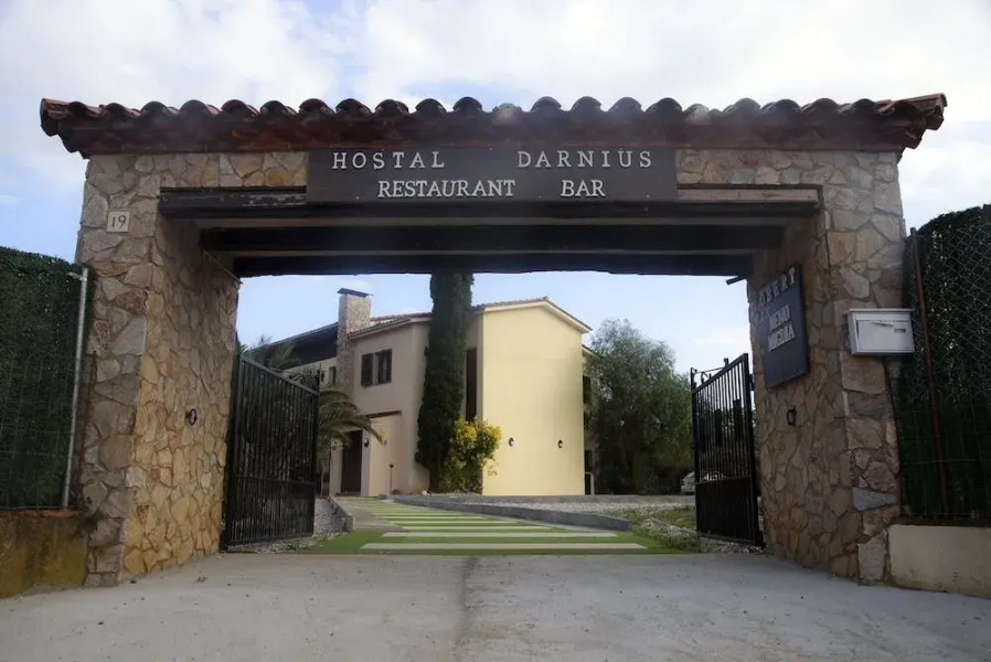 Hostal Darnius