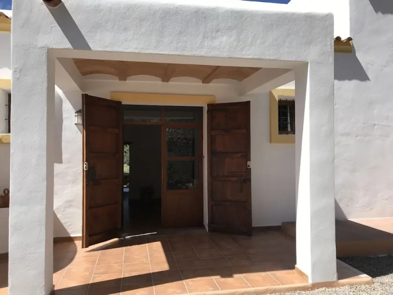 Charming Holiday House Within Walking Distance of Cala Llonga Beach and Village