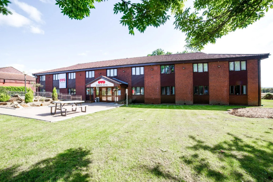 OYO Sunrise Hotel, A46 N Leicester