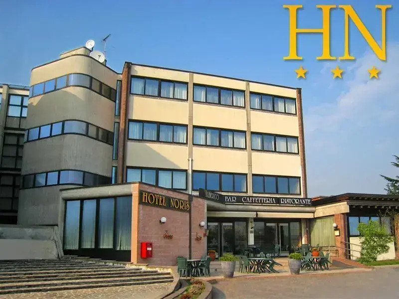 Hotel Noris