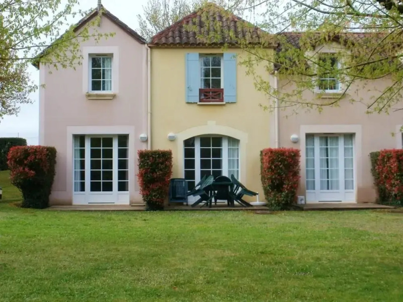 Apartment With 2 Bedrooms in Monflanquin, With Wonderful Lake View, Shared Pool, Furnished Garden