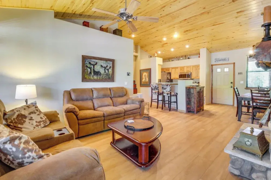 Custom Show Low Cabin w/ Deck at Torreon Resort