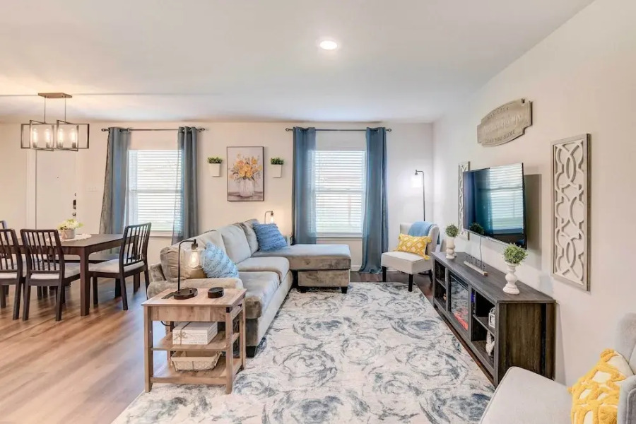 ~ 6 Mi to Waco: Newly Constructed Family Home