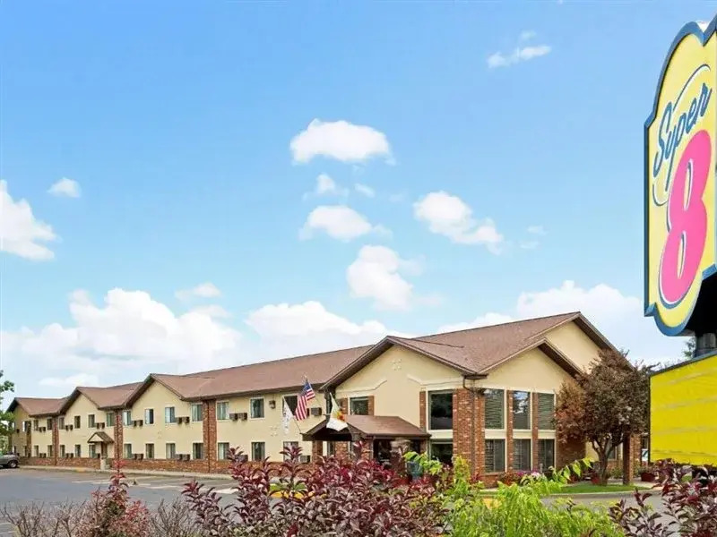 Super 8 By Wyndham Longmont/Twin Peaks