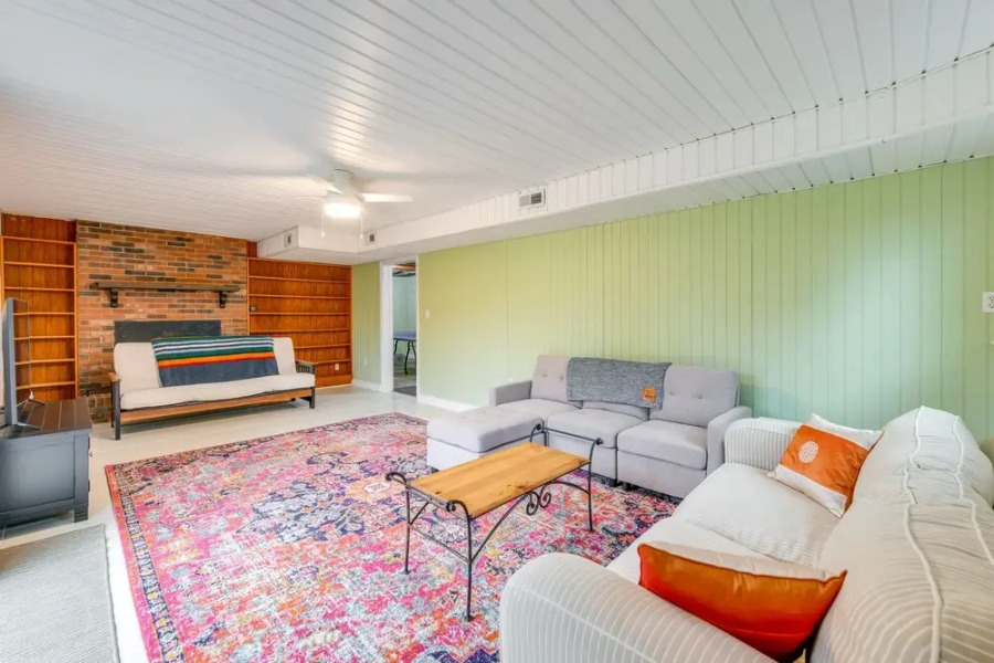 Riverfront Virginia Home - Dock, Fire Pit & Kayaks